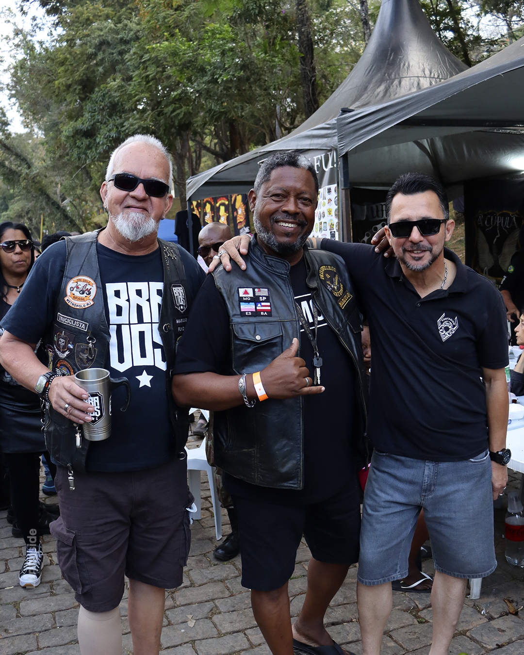 Motociclistas reunidos